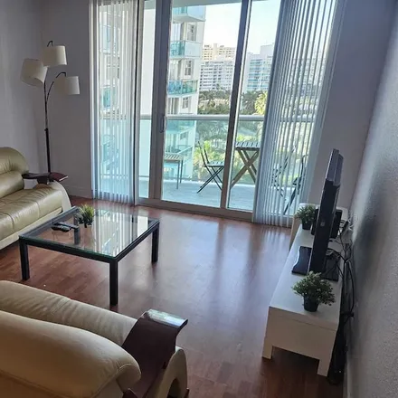 Rent this 1 bed condo on Hollywood