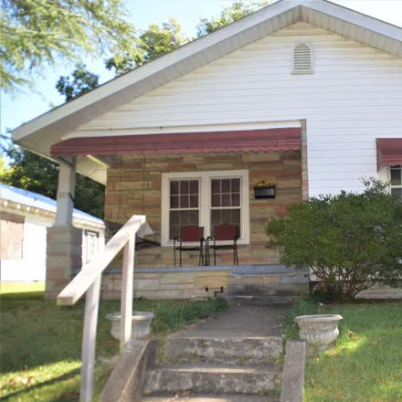 Buy this 2 bed house on 303 North 32nd Street in Gadsden, AL 35904