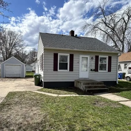 Buy this 3 bed house on 746 9th Avenue in Charles City, IA 50616