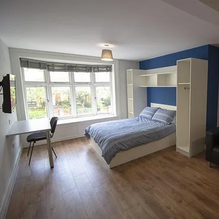 Rent this studio apartment on 136 North Sherwood Street in Nottingham, NG1 4EG