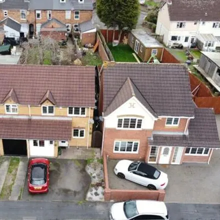 Image 2 - Isis Grove, Willenhall, WV13 1JD, United Kingdom - Duplex for sale