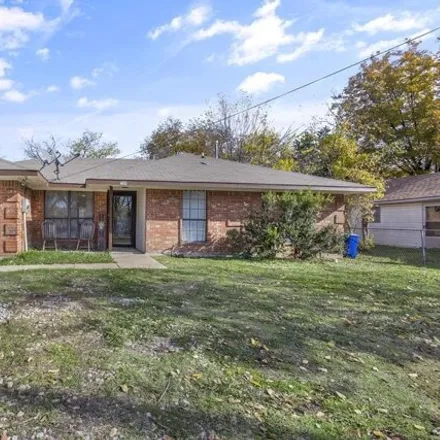 Image 2 - 1098 Rosehill Road, Terrell, TX 75160, USA - House for sale