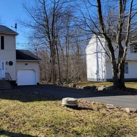 Buy this 3 bed house on Moonbeam Terrace in Coolbaugh Township, PA 18466