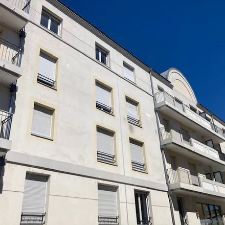 Image 3 - 1 Place de l'Obélisque, 71100 Chalon-sur-Saône, France - Apartment for rent