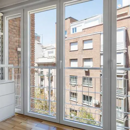 Rent this 2 bed apartment on Madrid in Calle Alcántara, 69