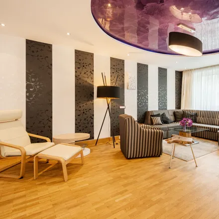Rent this 3 bed apartment on Friedrichstadt-Passagen (Q 207) in Jägerstraße 60, 10117 Berlin