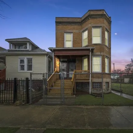 Buy this 5 bed house on 5633 South Loomis Boulevard in Chicago, IL 60636