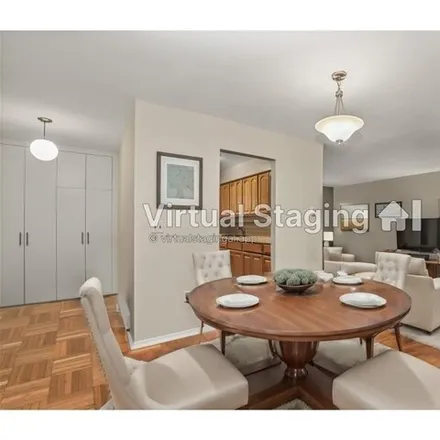 Image 3 - 200 Woodland Hills Road, City of White Plains, NY 10603, USA - Condo for sale
