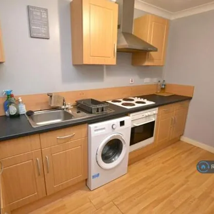 Image 3 - Pro-Am Cycles, 60 Wellgate Street, Larkhall, ML9 2AG, United Kingdom - Apartment for rent
