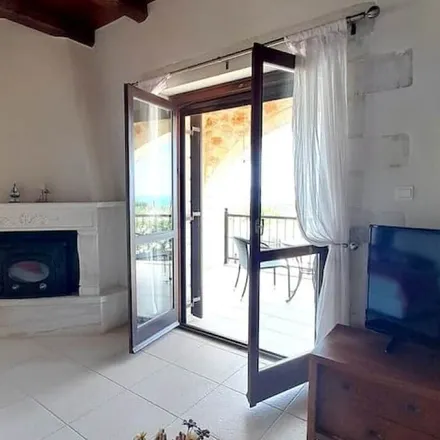 Rent this 4 bed house on Crete in Προς Βόθωνα, Kampani
