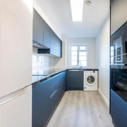 Rent this 2 bed apartment on Ashford Court in Ashford Road, London