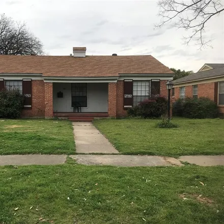 Buy this 4 bed house on 1927 Somerset Avenue in Dallas, TX 75203