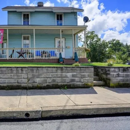 Buy this 4 bed house on 576 Hollywell Avenue in Chambersburg, PA 17201