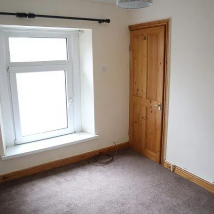 Rent this 3 bed apartment on Commercial Inn (S) in Llangyfelach Road, Swansea