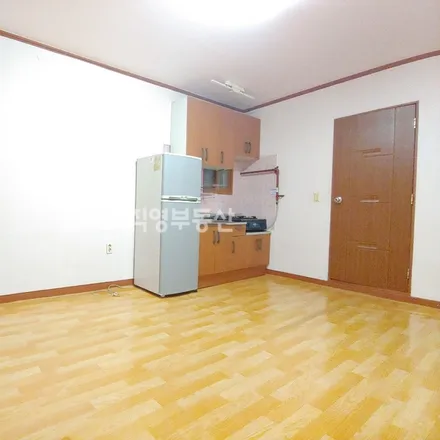 Rent this studio apartment on 서울특별시 광진구 군자동 352-9