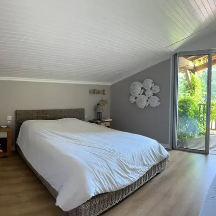 Rent this 4 bed house on 40390 Saint-Martin-de-Seignanx