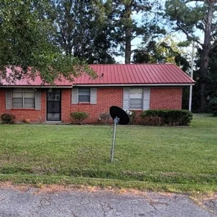 Buy this 3 bed house on 427 Cathy Street in Houston, Chickasaw County