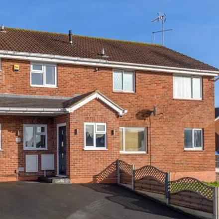 Buy this 3 bed duplex on Tidbury Close in Callow Hill, B97 5LW