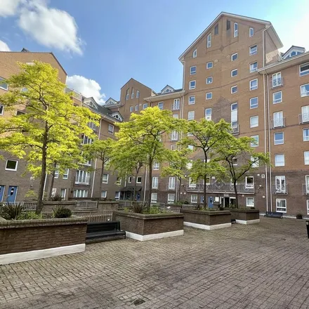 Rent this 2 bed apartment on Mercury Court in Homer Drive, London