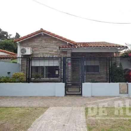 Buy this 2 bed house on Bolivia 2867 in Partido de Quilmes, Ezpeleta