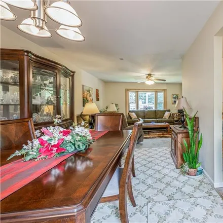Image 4 - 167 Dobbs Ferry Road, City of White Plains, NY 10607, USA - House for sale