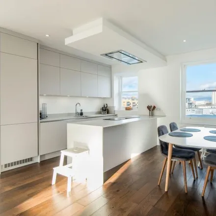 Rent this 3 bed apartment on 149 Gloucester Avenue in Primrose Hill, London
