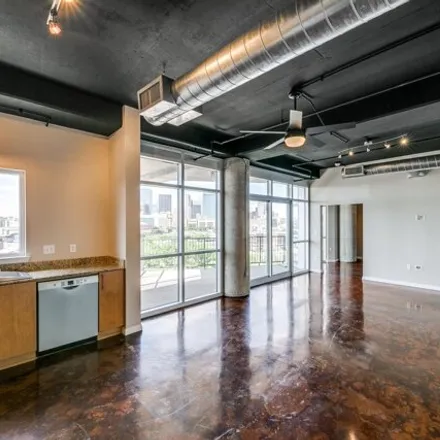 Buy this 2 bed condo on 1019 Belleview Street in Dallas, TX 75215