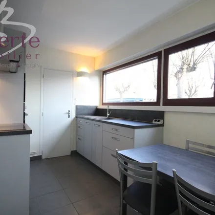 Rent this 3 bed apartment on 56 Rue du Doyen Gosse in 38700 La Tronche, France