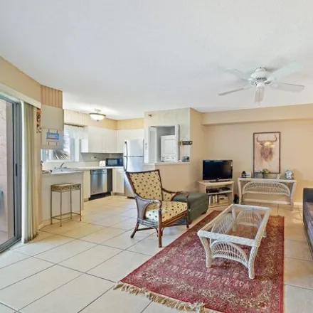 Image 6 - 201 Palm Avenue, Jupiter, FL 33477, USA - Condo for rent