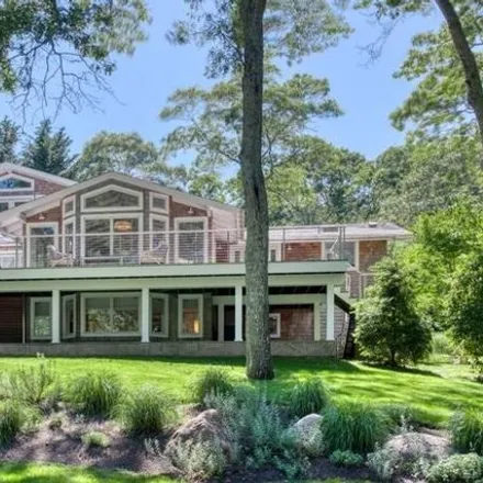 Rent this 4 bed house on 30 Springwood Way in Northwest Harbor, East Hampton