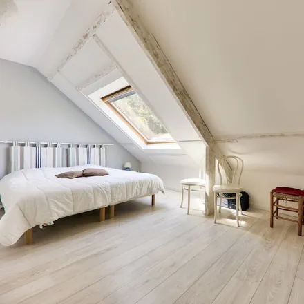 Rent this 4 bed house on Saint-Gildas-de-Rhuys in 56730 Saint-Gildas-de-Rhuys, France
