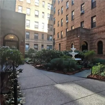 Image 2 - 83-34 Lefferts Boulevard, New York, NY 11415, USA - Apartment for sale