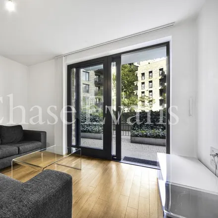 Rent this 1 bed apartment on Kingfisher Heights in North Periphery, London