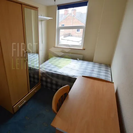 Image 7 - Lytton Road, Leicester, LE2 3AF, United Kingdom - Townhouse for rent
