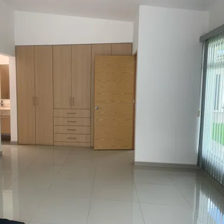 Buy this 6 bed house on Avenida Santa Catarina in Delegaciön Santa Rosa Jáuregui, 76100 Juriquilla