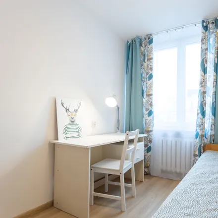 Rent this 3 bed room on Solec 28 in 00-403 Warsaw, Poland