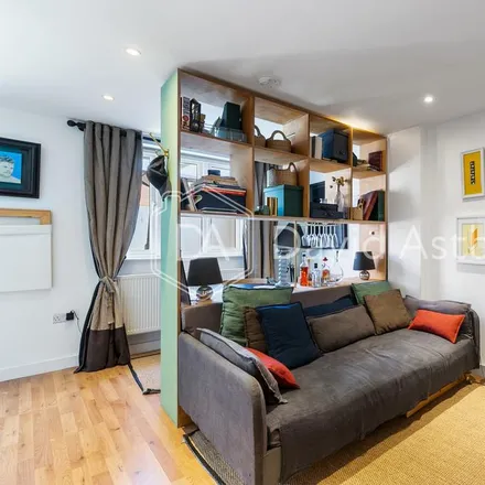 Rent this studio apartment on London Fog Vapery in Hornsey Road, London