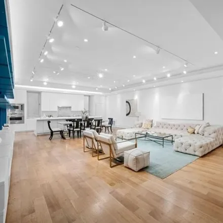 Image 4 - 350 East 81st Street, New York, NY 10075, USA - Townhouse for sale