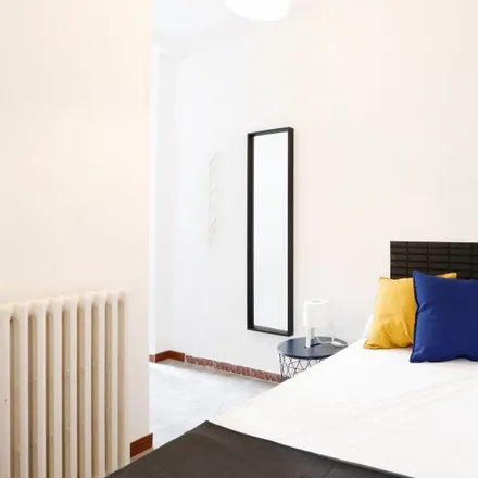 Rent this 8 bed room on Madrid in Dalieda de San Francisco, Gran Vía de San Francisco