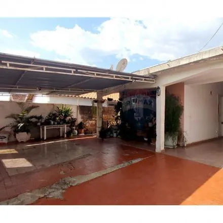 Buy this 5 bed house on Rua Benjamin Constant in Jardim Tropical, Mogi Mirim - SP