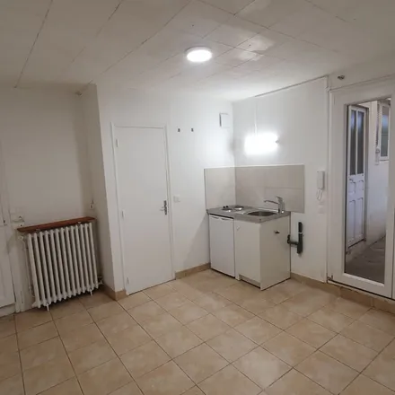 Rent this 2 bed apartment on 10 ter Rue du Maillé in 91310 Montlhéry, France