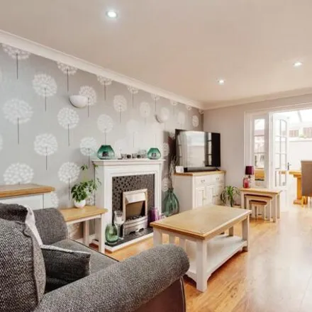 Image 3 - Gordale Close, Northwich, CW8 4XU, United Kingdom - Townhouse for sale
