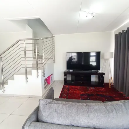 Image 5 - unnamed road, Broadacres AH, Gauteng, 2055, South Africa - Apartment for rent