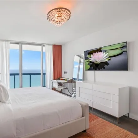 Image 5 - The Carillon Hotel & Spa, 6899 Collins Avenue, Atlantic Heights, Miami Beach, FL 33141, USA - Condo for rent