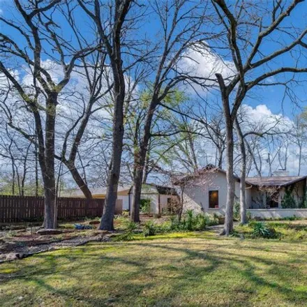 Image 2 - 398 Gateridge Drive, Commerce, TX 75428, USA - House for sale