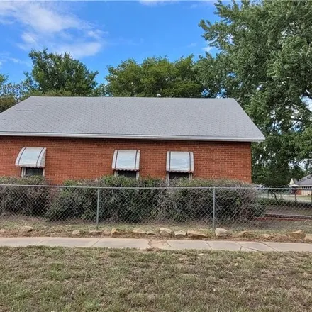 Image 6 - 753 Creek Avenue, Weleetka, Okfuskee County, OK 74880, USA - House for sale