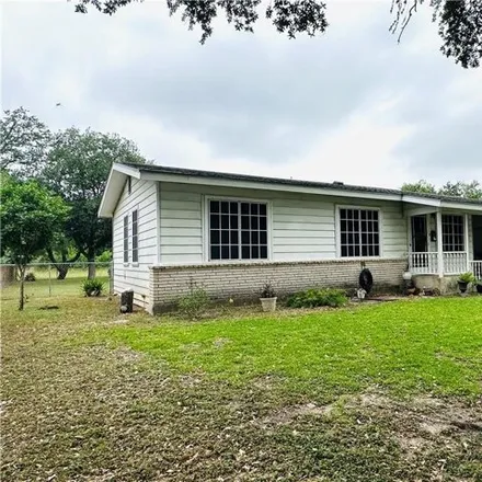 Image 2 - 338 Woodlawn Loop, Sinton, TX 78387, USA - House for sale