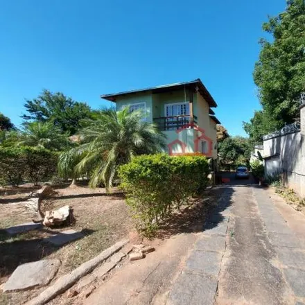 Buy this 5 bed house on Rua Vandeir Nogueira in Chácara Quitão, Itaúna - MG