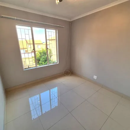 Image 8 - Blombos Crescent, Noordwyk, Gauteng, 1687, South Africa - Apartment for rent