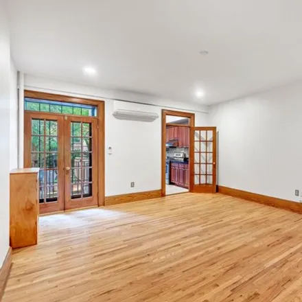 Rent this 3 bed apartment on 27 West 90th Street in New York, NY 10024